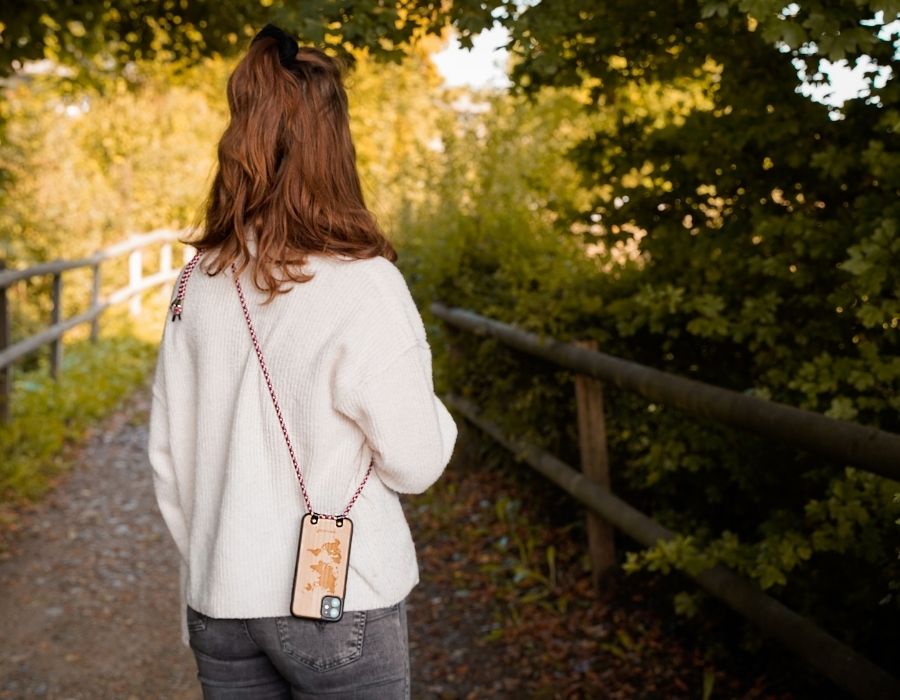 LA BELLE VIE iPhone 14 Pro Bändelhülle
